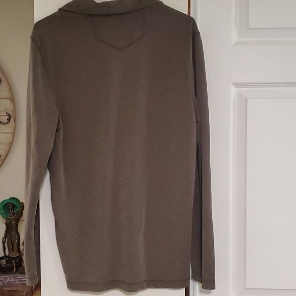 Eddie Bauer active fit long sleeve two button shirt - Picture 4 of 6